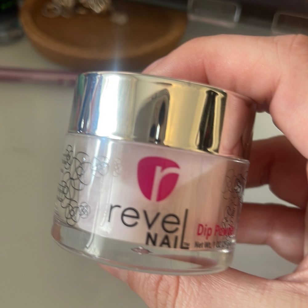 Revel nail dip powder nail polish, shade D020 Erica, 1oz jar
